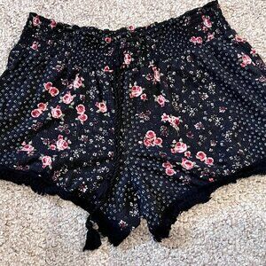 No Boundaries Shorts XL 15-17